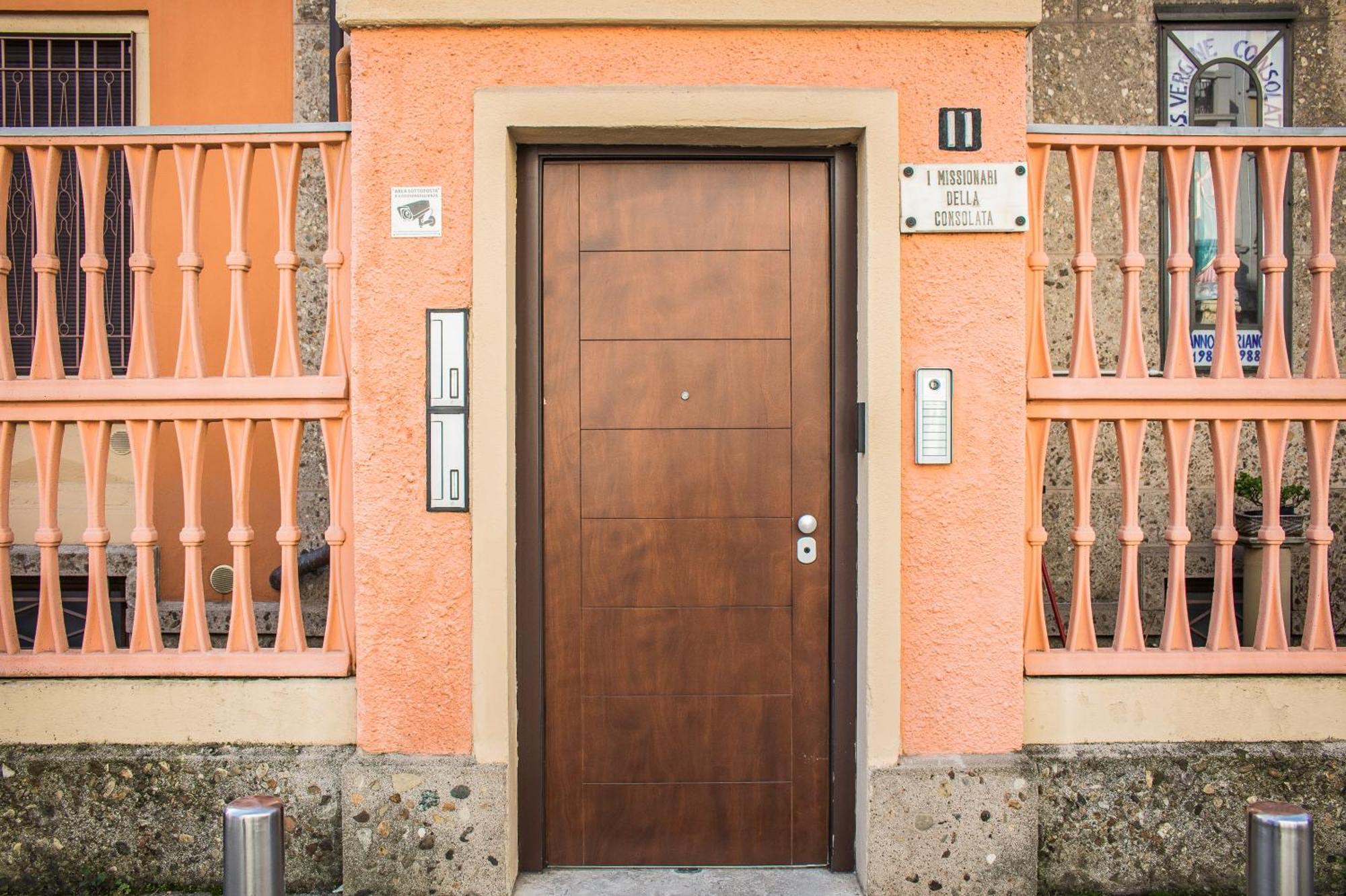 Rrrapido Holy And - Via Sardegna Milan