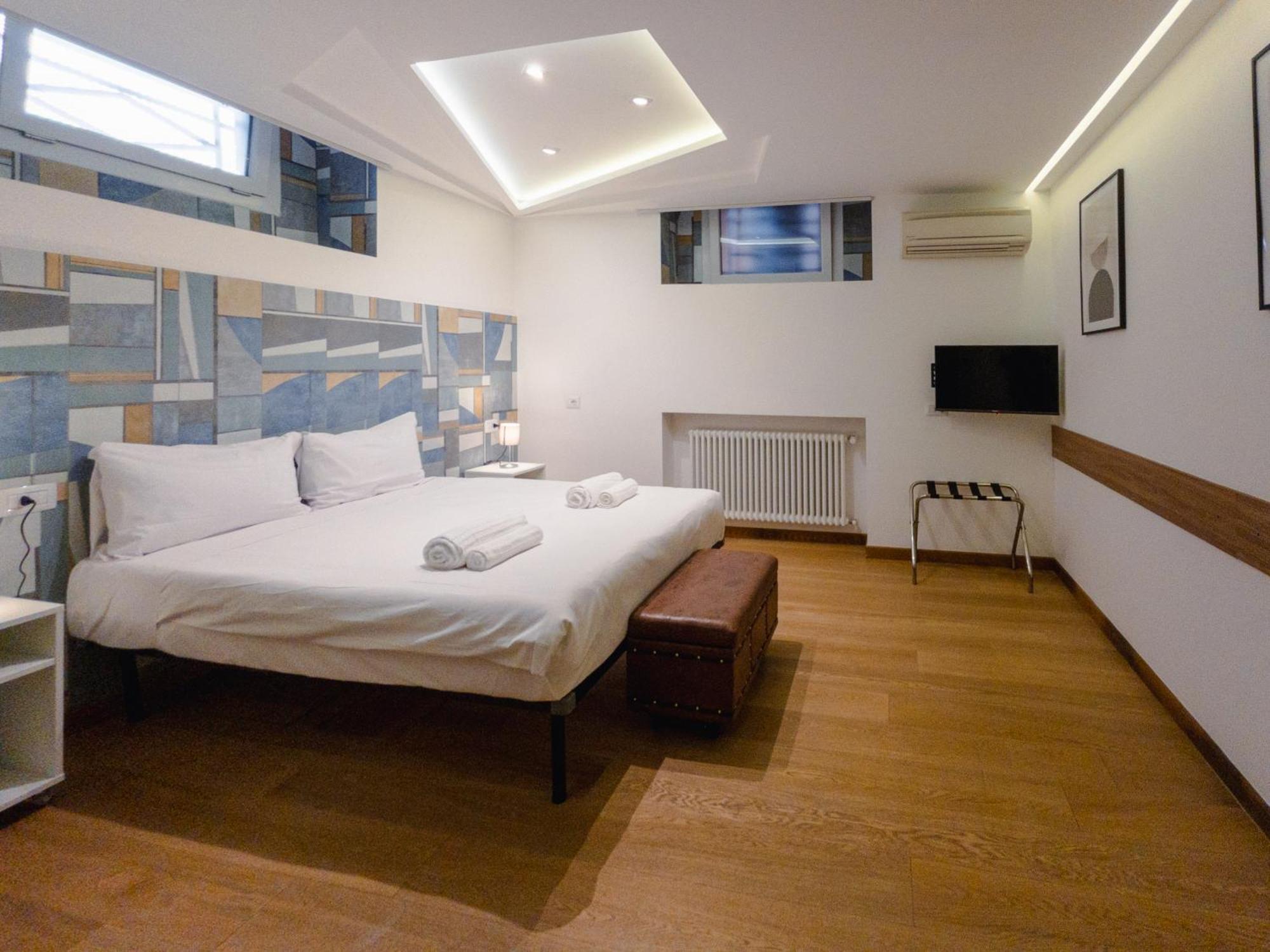 Guest house Rrrapido Holy And - Via Sardegna Milan